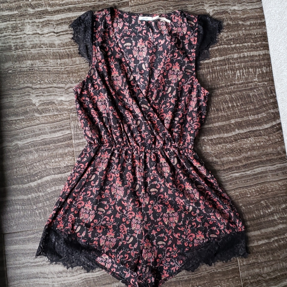 Lace trim paisley shorts romper size small